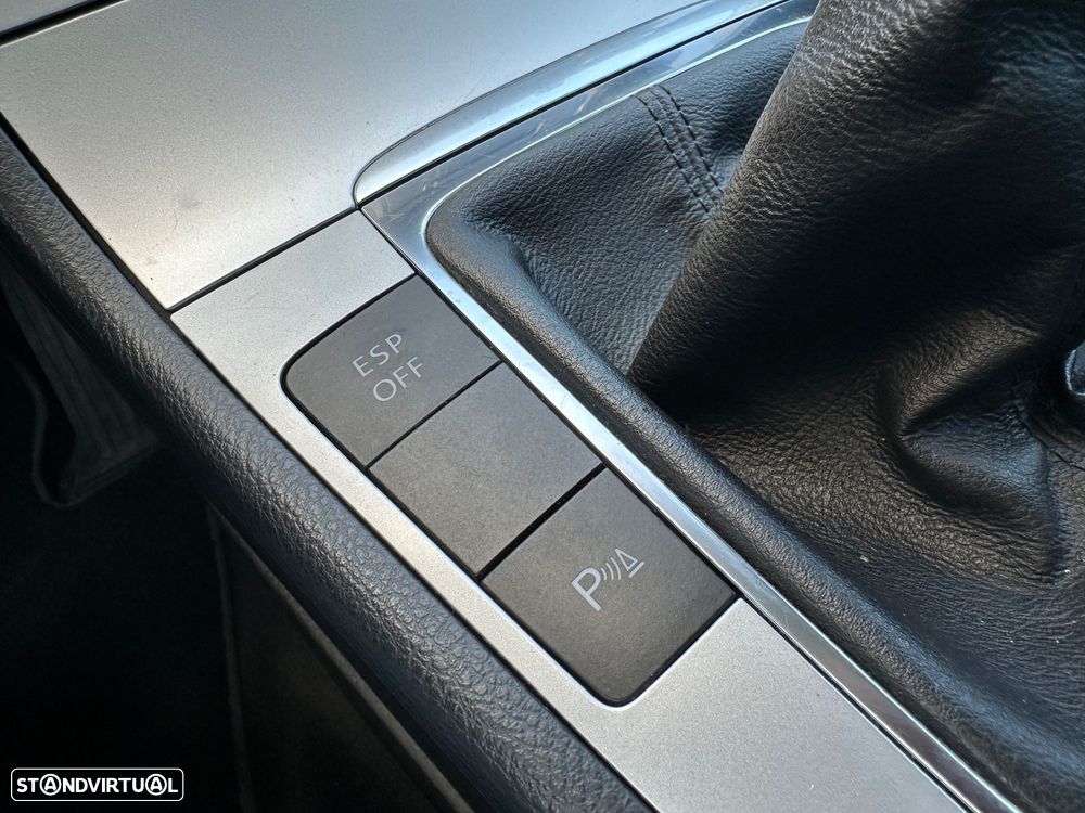 VW Passat 1.6 TDI Confortline - 32