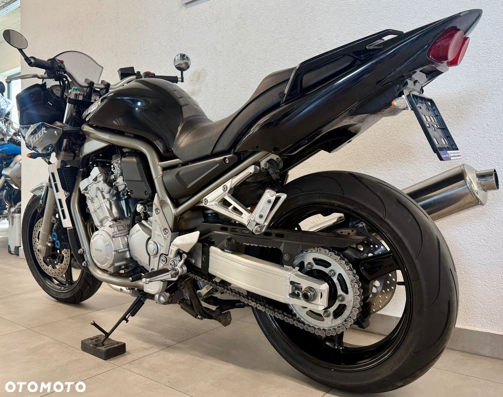 Yamaha FZS - 6