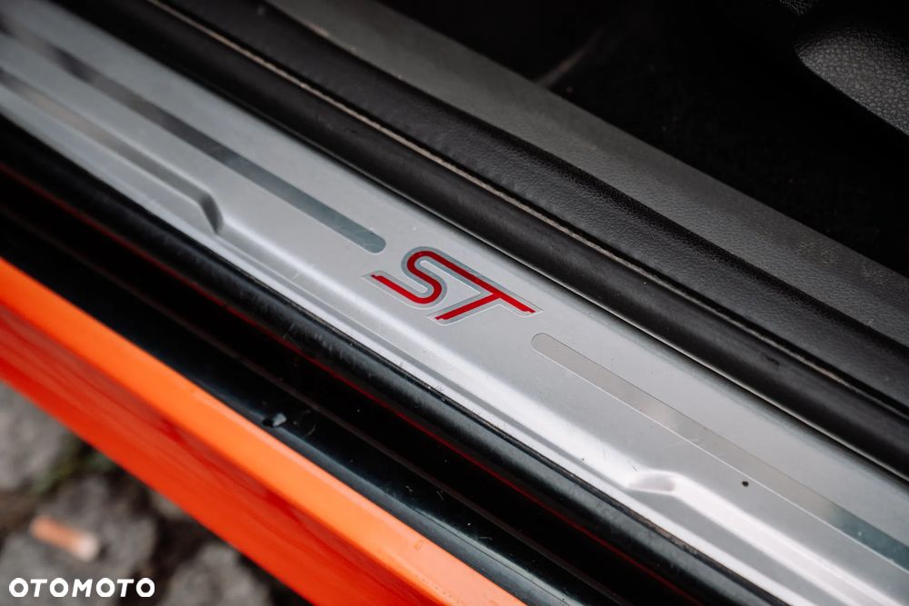 Ford Focus ST - 13