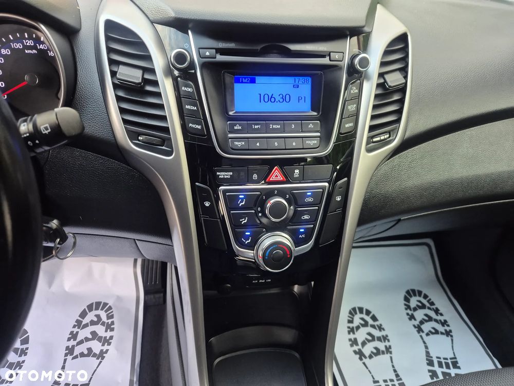 Hyundai i30 1.4 Intro Edition - 27