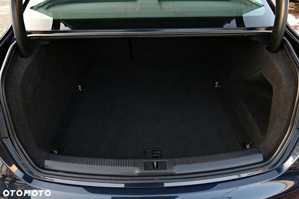 Audi A4 Limousine - 39