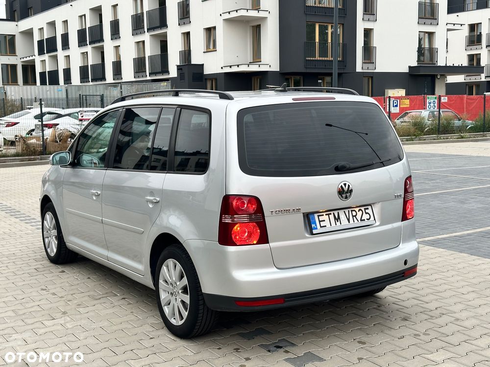 Volkswagen Touran 1.9 TDI Trendline DSG - 9