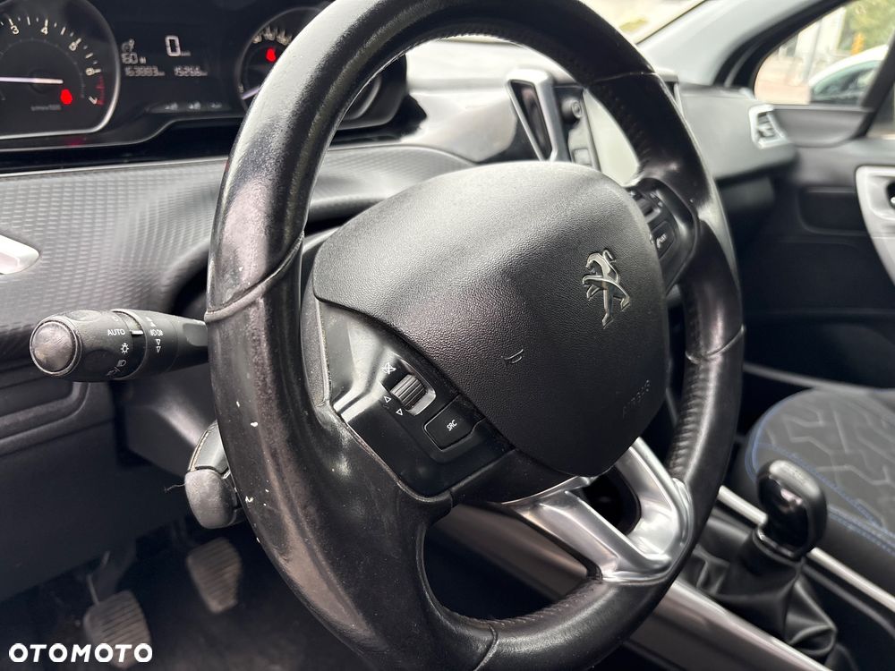 Peugeot 2008 1.2 Pure Tech Style - 26