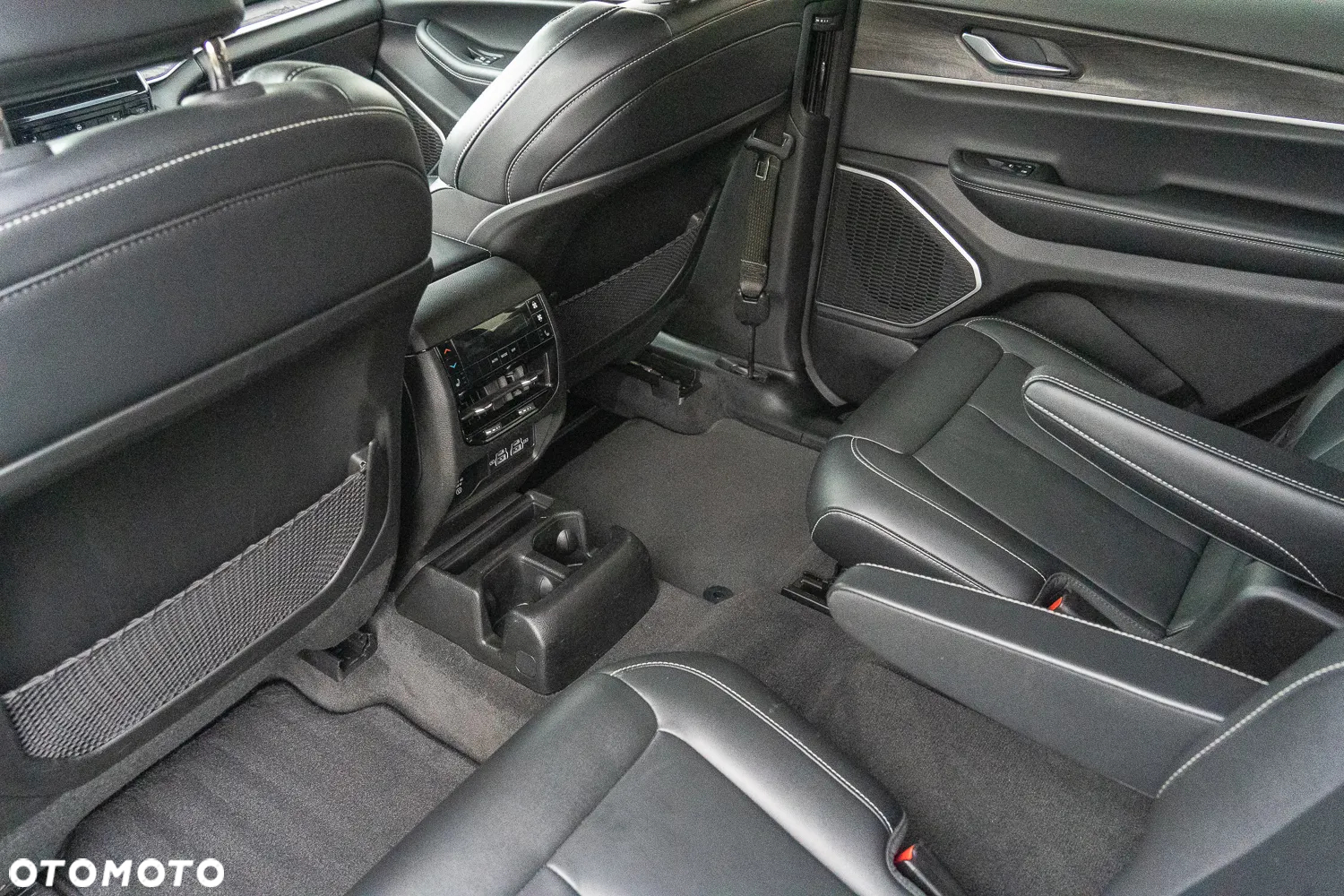 Jeep Grand Cherokee - 9