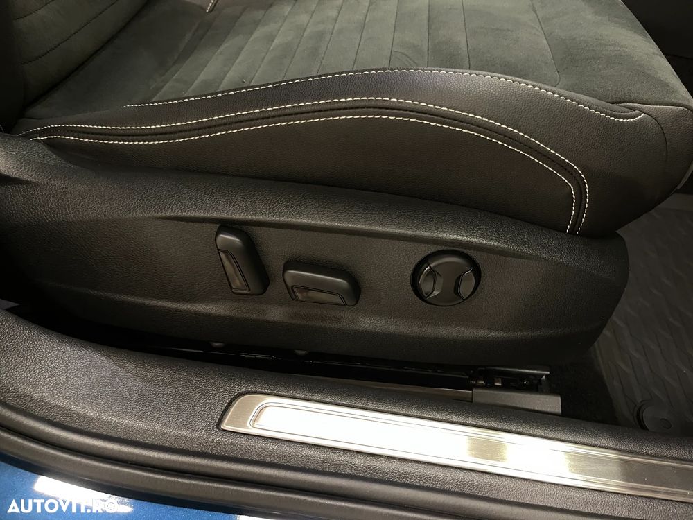 Volkswagen Passat 2.0 TDI DSG 4Mot Highline - 23