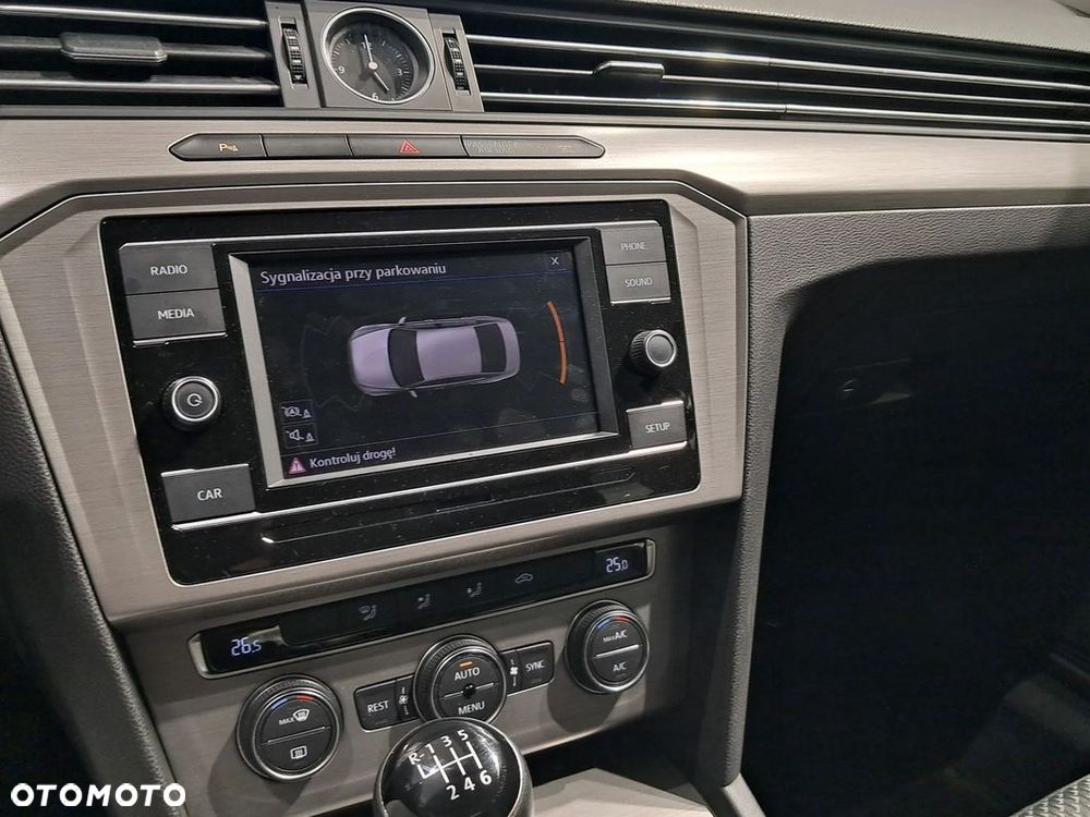 Volkswagen Passat 2.0 TDI BMT Trendline - 20