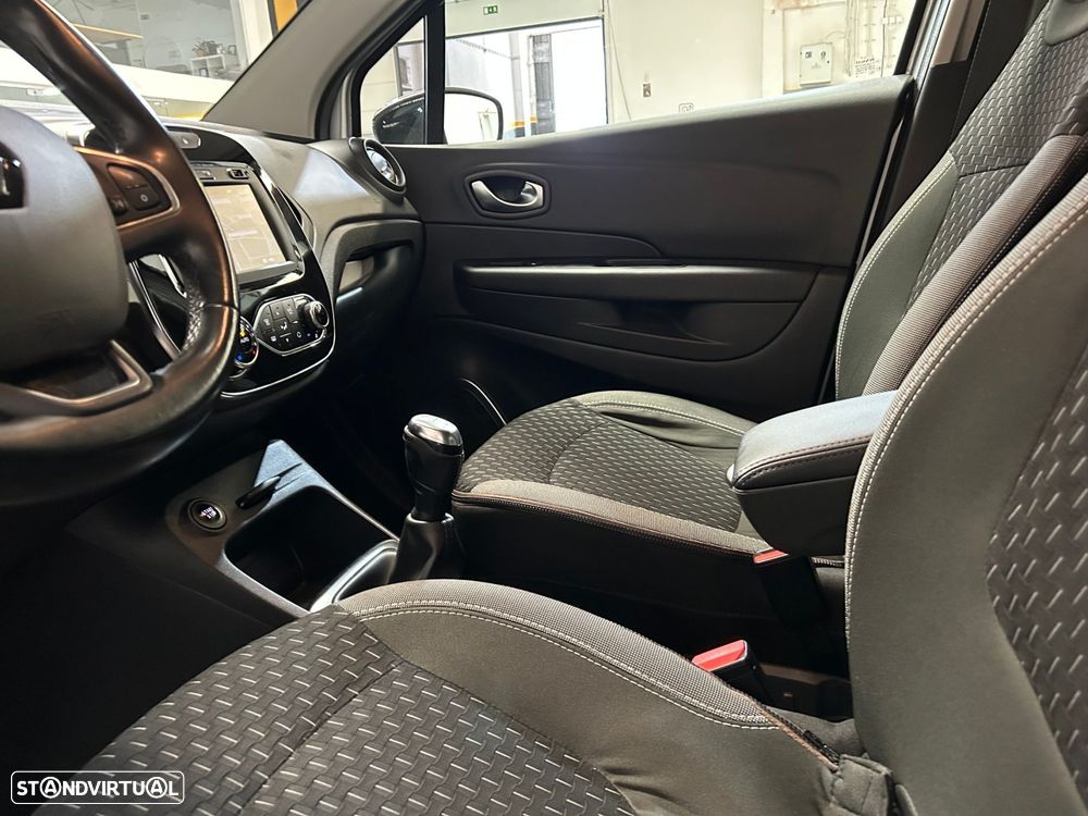 Renault Captur 1.5 dCi Exclusive — fotografia 38