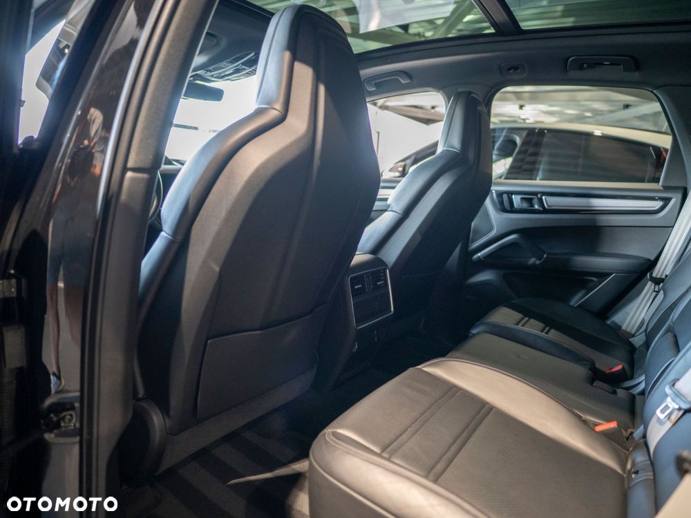 Porsche Cayenne Platinum Edition - 22