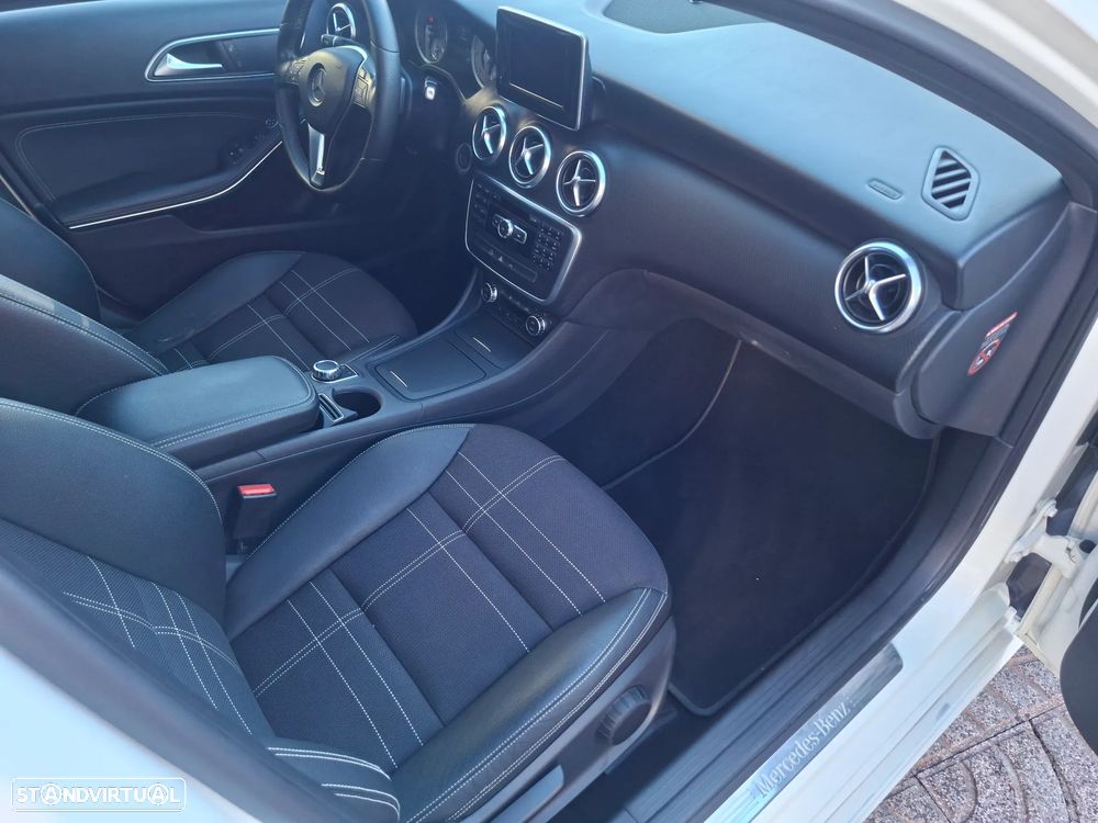 Mercedes-Benz A 200 CDI 4Matic 7G-DCT StreetStyle - 23