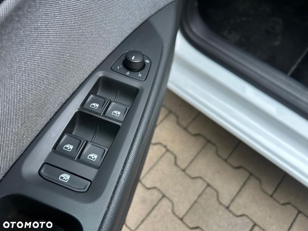 Seat Leon 2.0 TDI DPF Start&Stop DSG XCELLENCE - 35