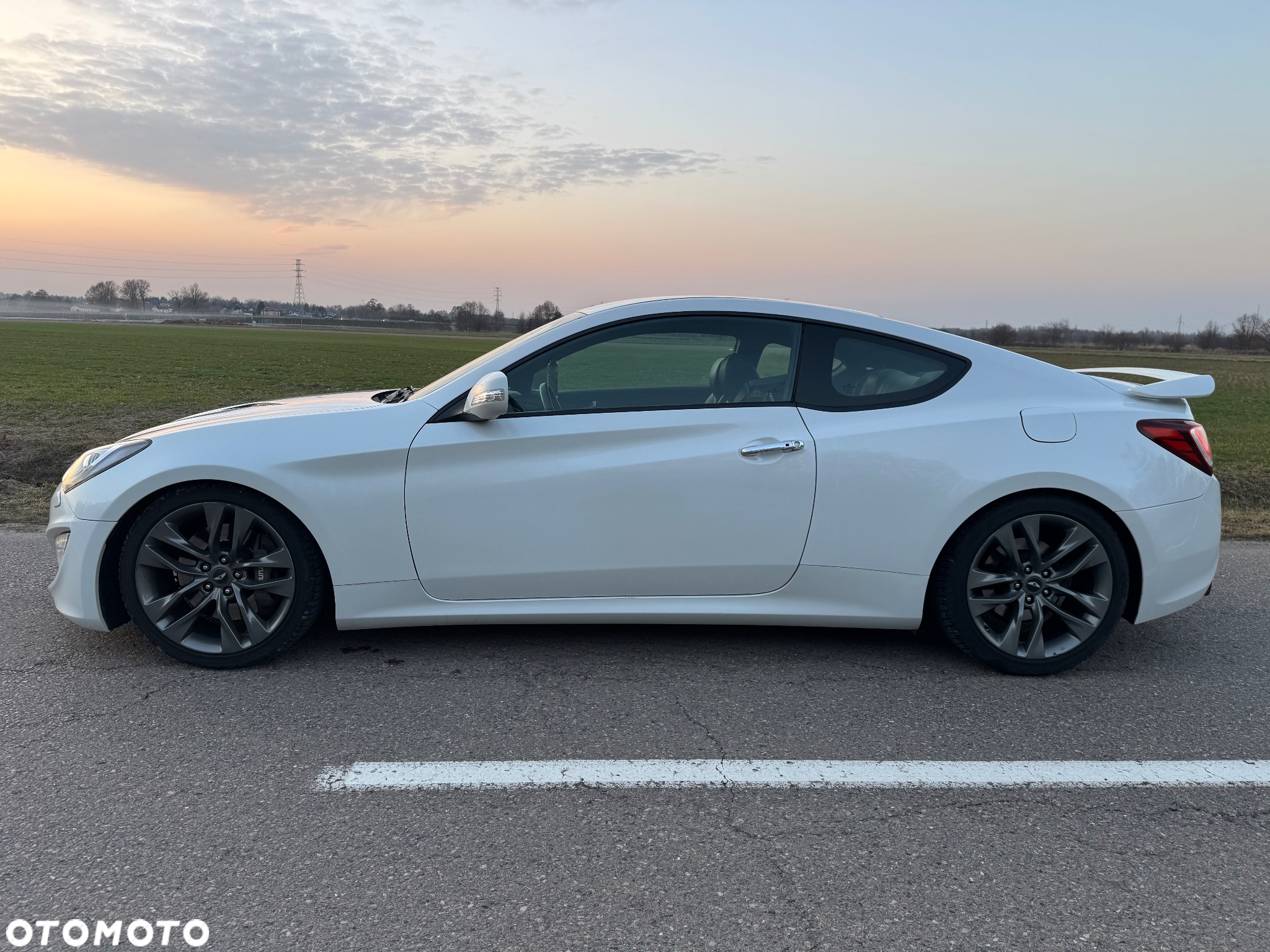 Hyundai Genesis Coupe 2.0 T - 3