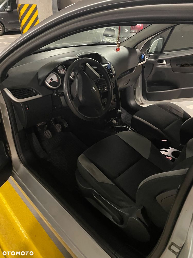 Peugeot 207 1.4 16V Trendy - 13