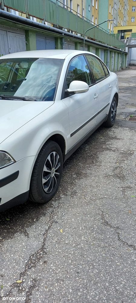 Volkswagen Passat - 4