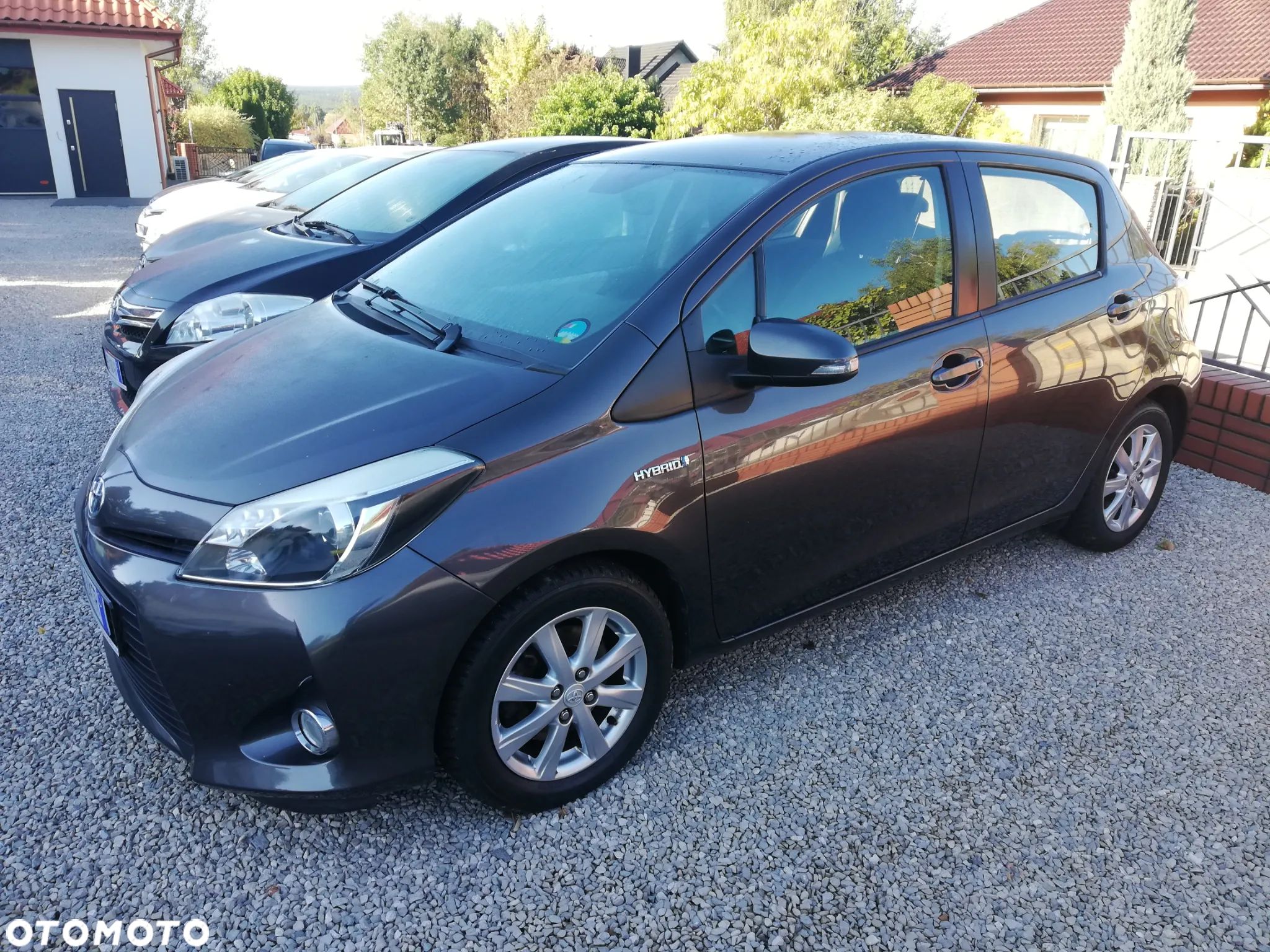 Toyota Yaris Hybrid 100 Premium - 1