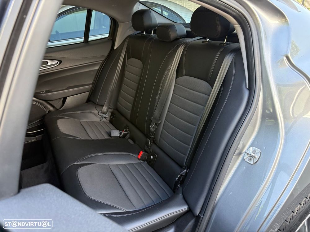 Alfa Romeo Giulia 2.2 D Super AT8 - 9