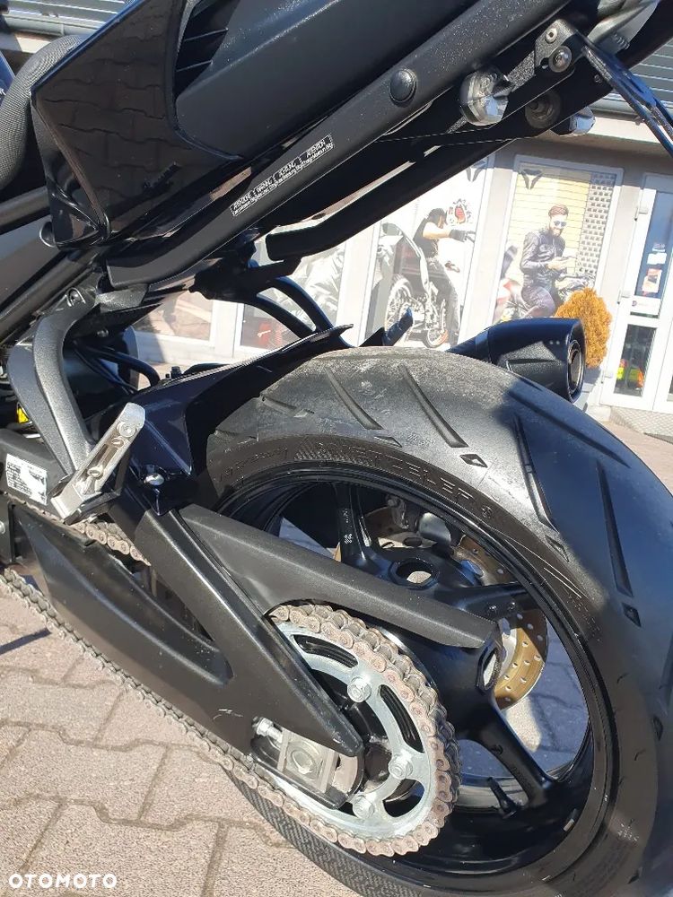 Yamaha FZ8 - 5