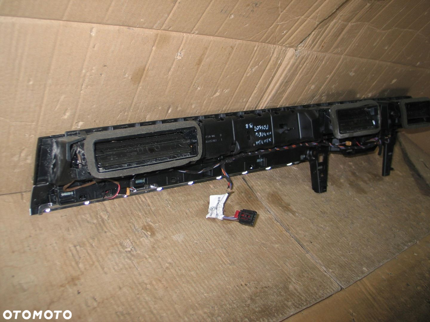 Listwa dekor kratka nawiewu zegarek vw passat B8 3G1853262AJ - 11
