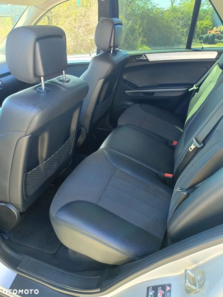 Mercedes-Benz ML - 11