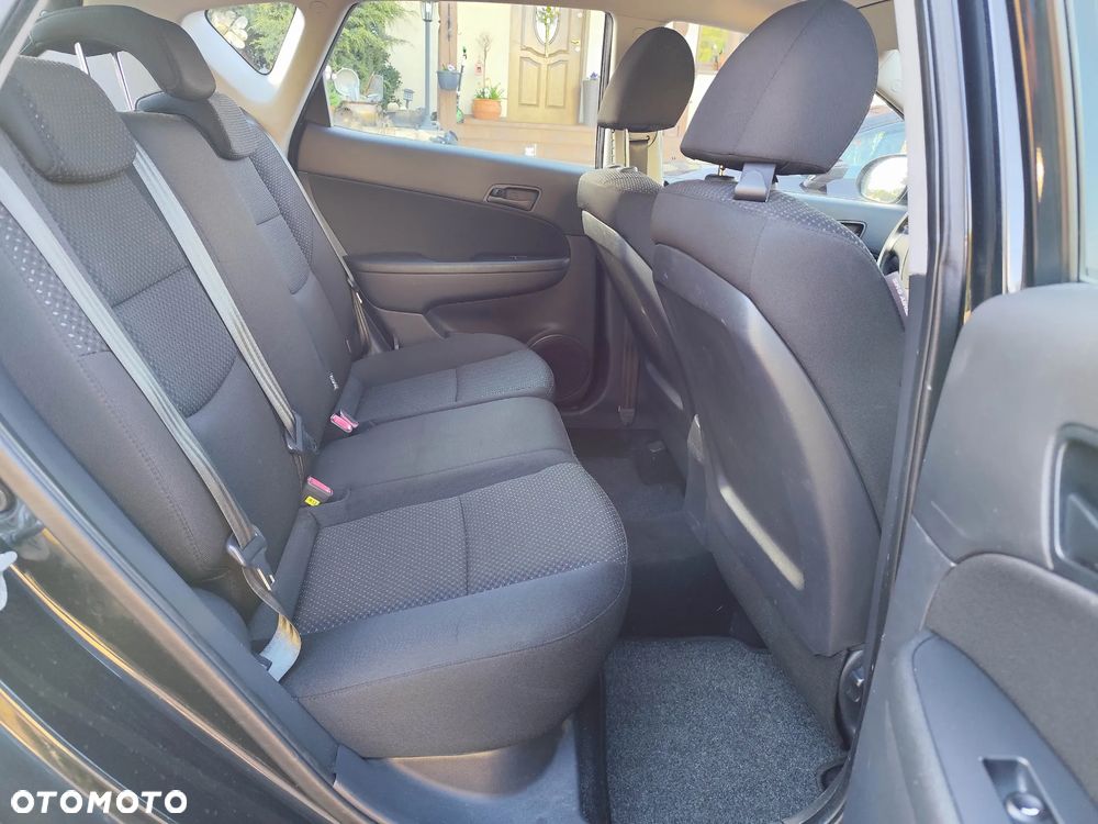 Hyundai i30 1.6 CRDi Classic + World Cup - 9