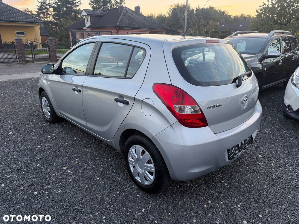 Hyundai I20 2010 photo 5