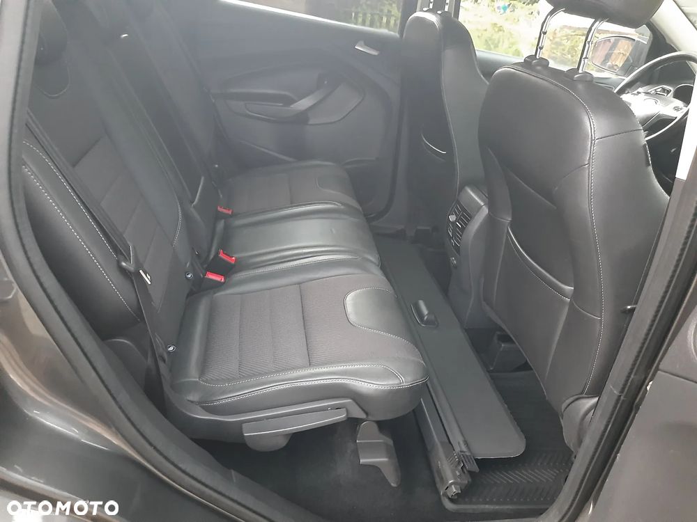 Ford Kuga 2.0 TDCi 4x4 Titanium - 14