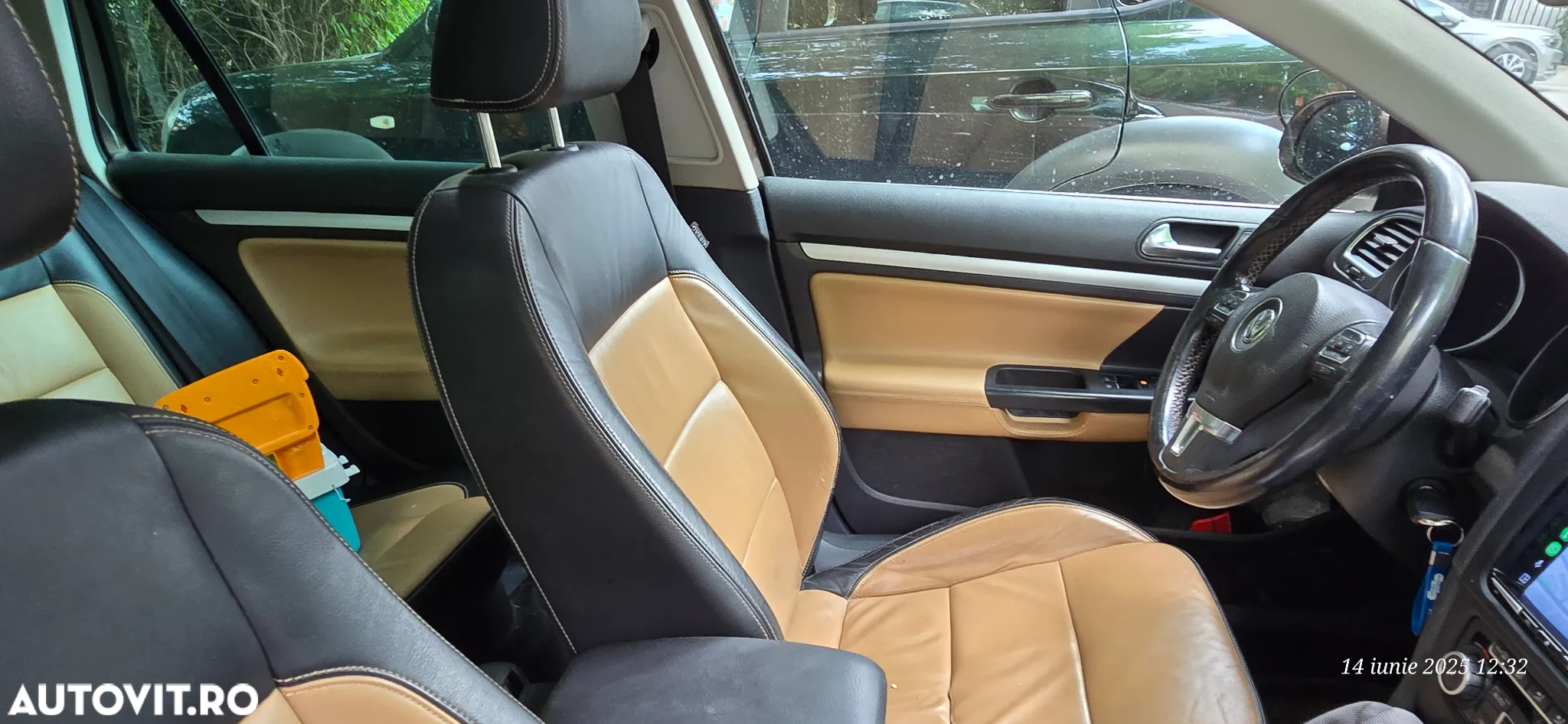 Volkswagen Golf 2.0 TDI DPF Highline - 4