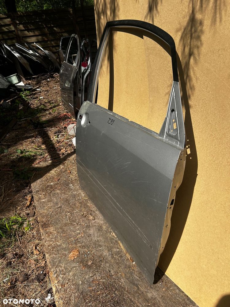 Drzwi przód przednie prawe TOYOTA COROLLA VERSO E12 - 2