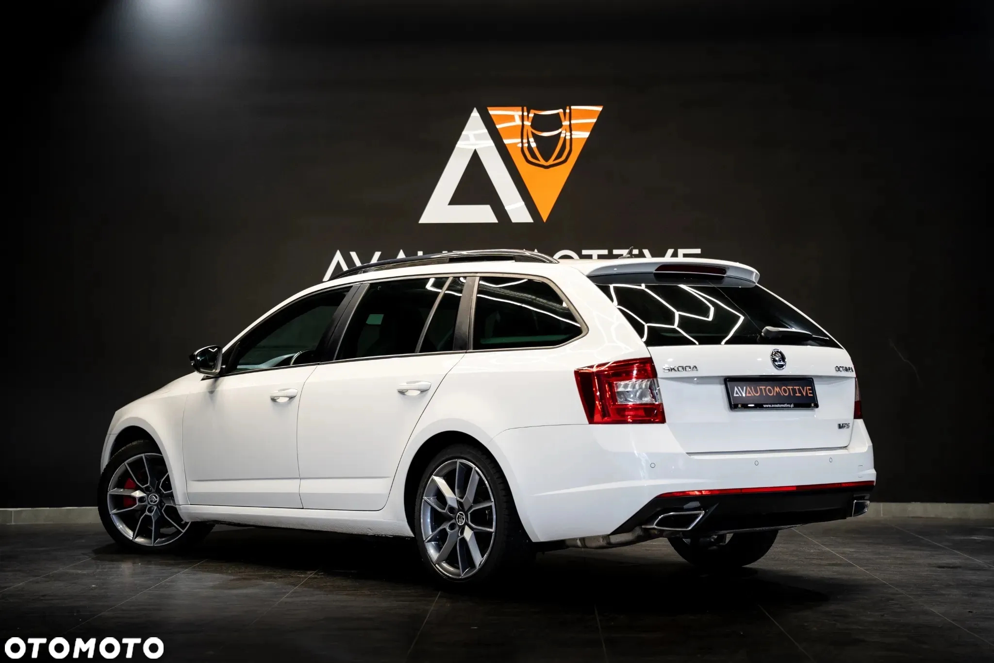 Skoda Octavia Combi 2.0 TDI DSG RS - 7