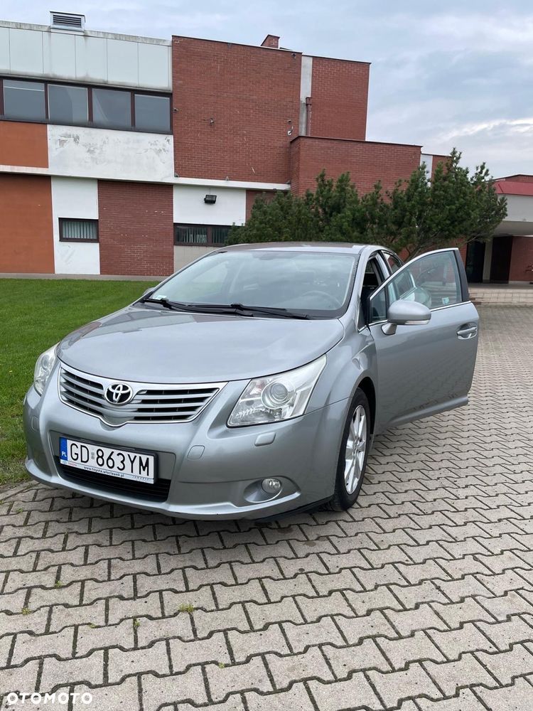 Toyota Avensis 1.8 Premium - 6