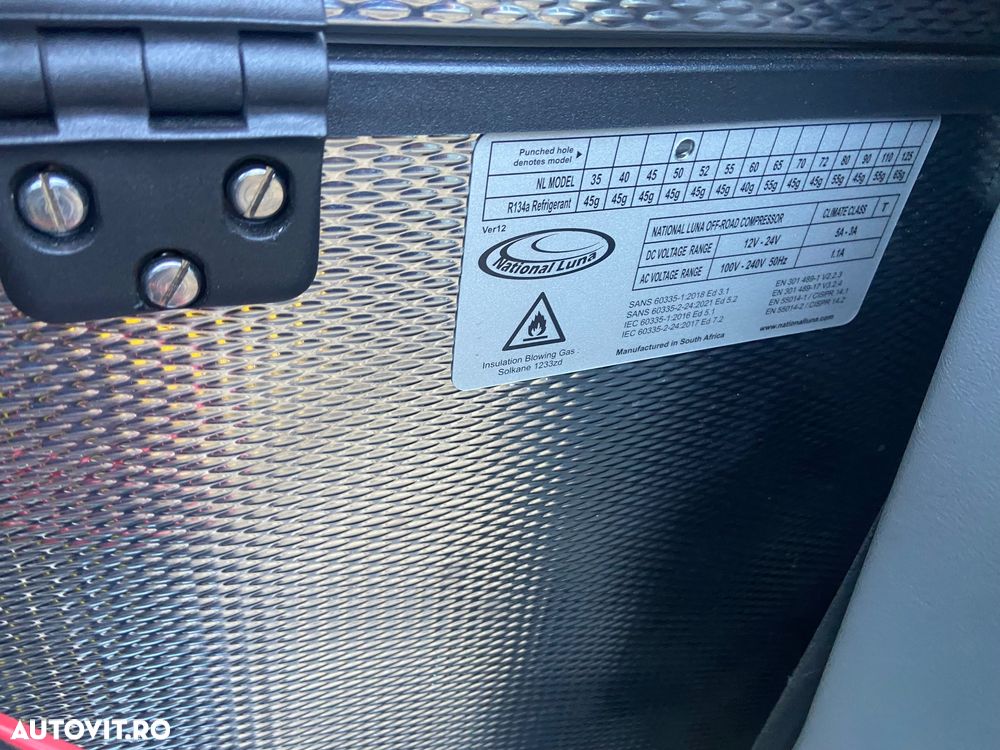Land Rover Defender 2015 photo 4