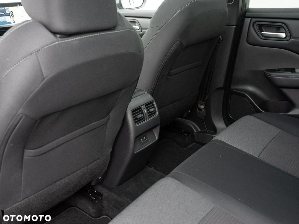 Nissan Qashqai 1.3 DIG-T N-Connecta DCT - 24