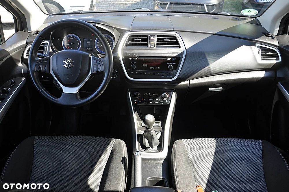 Suzuki SX4 S-Cross 1.6 Premium - 16