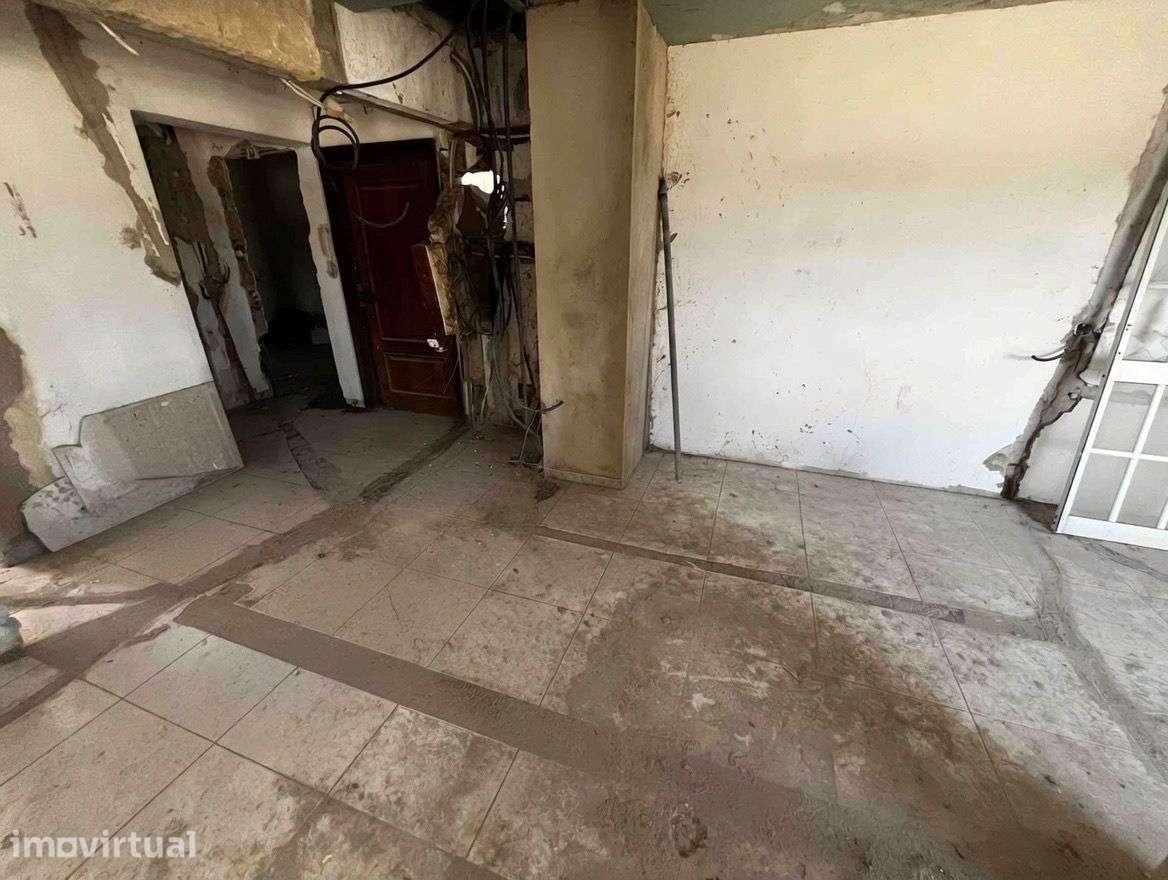 T3 último andar no Barreiro em remodelação com grande potencial - Grande imagem: 4/9