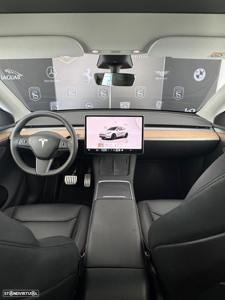 Tesla Model Y Performance Dual Motor AWD - 15