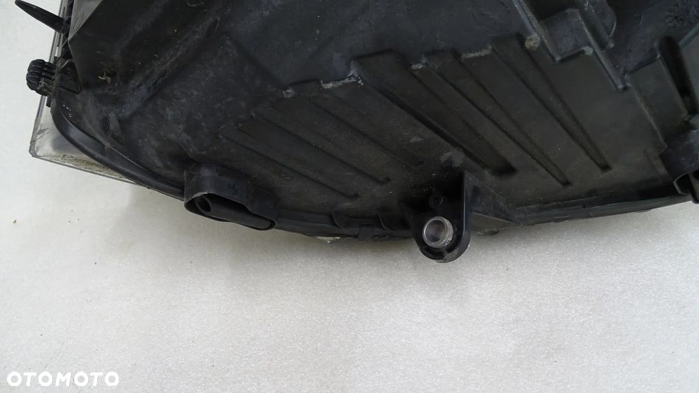 VW T5 7E1 LIFT - lampa przednia lewa - 8