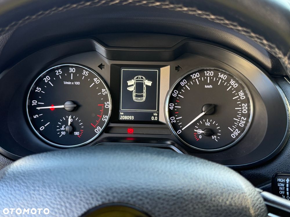 Skoda Octavia 1.6 TDI (Green tec) 4x4 Ambition - 16