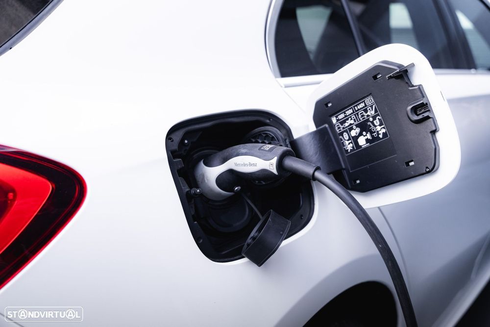Mercedes-Benz A 250 e AMG Line - 9