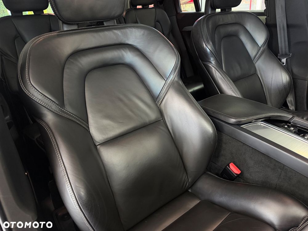 Volvo XC 90 - 9