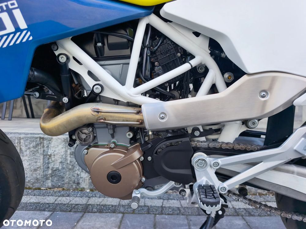 Husqvarna 701 - 22