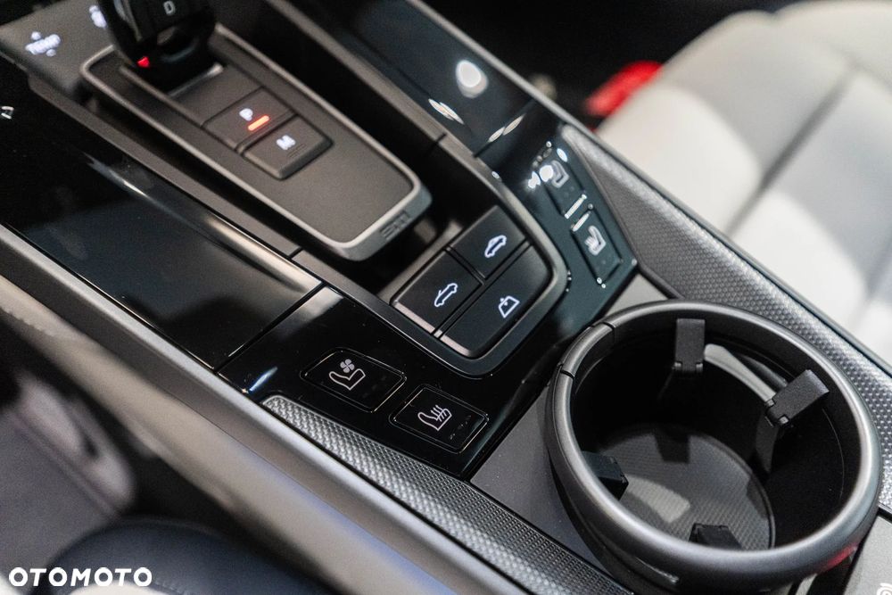 Porsche 911 Carrera 4S - 26