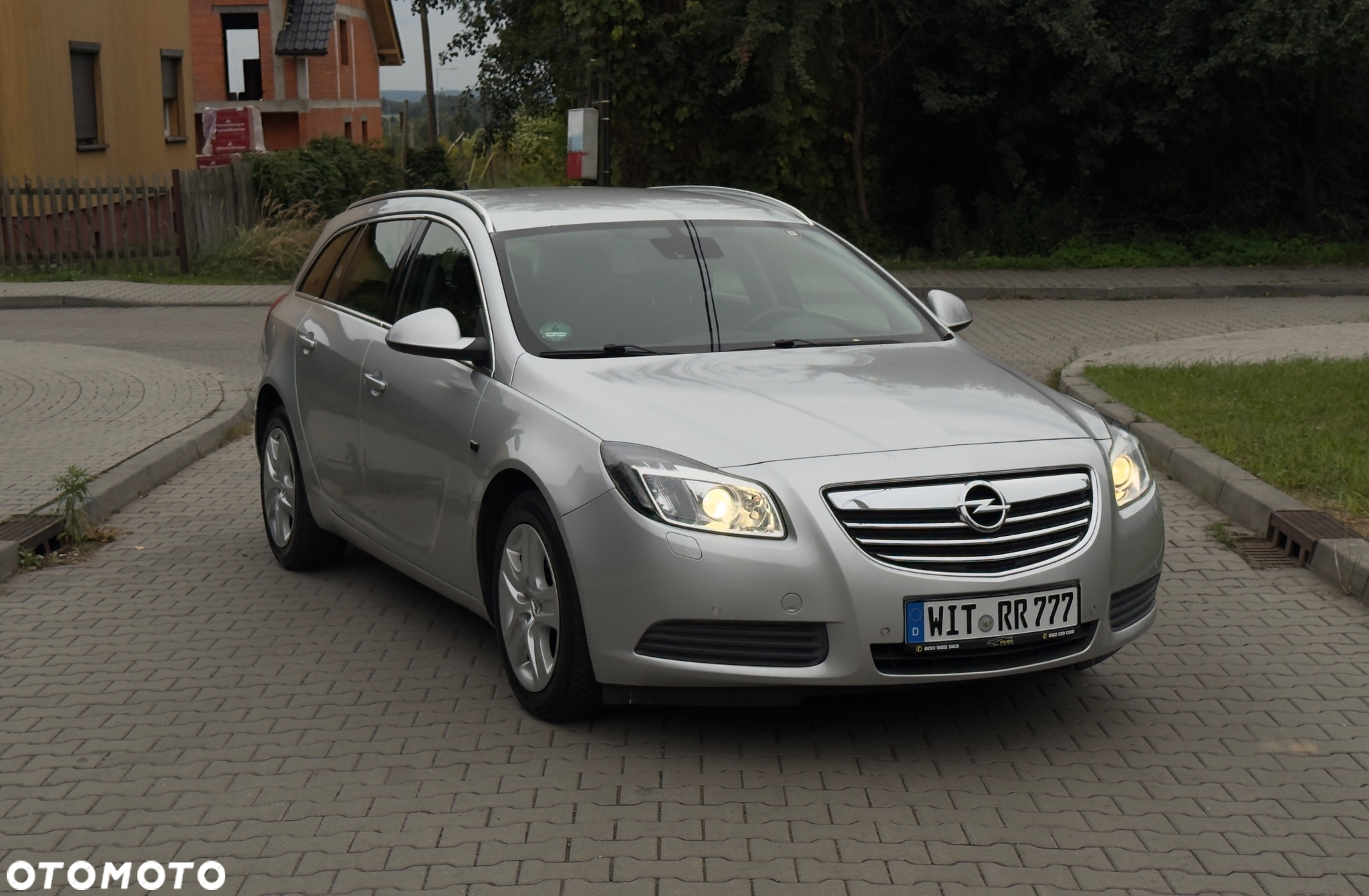 Opel Insignia 1.8 Sports Tourer Cosmo - 2