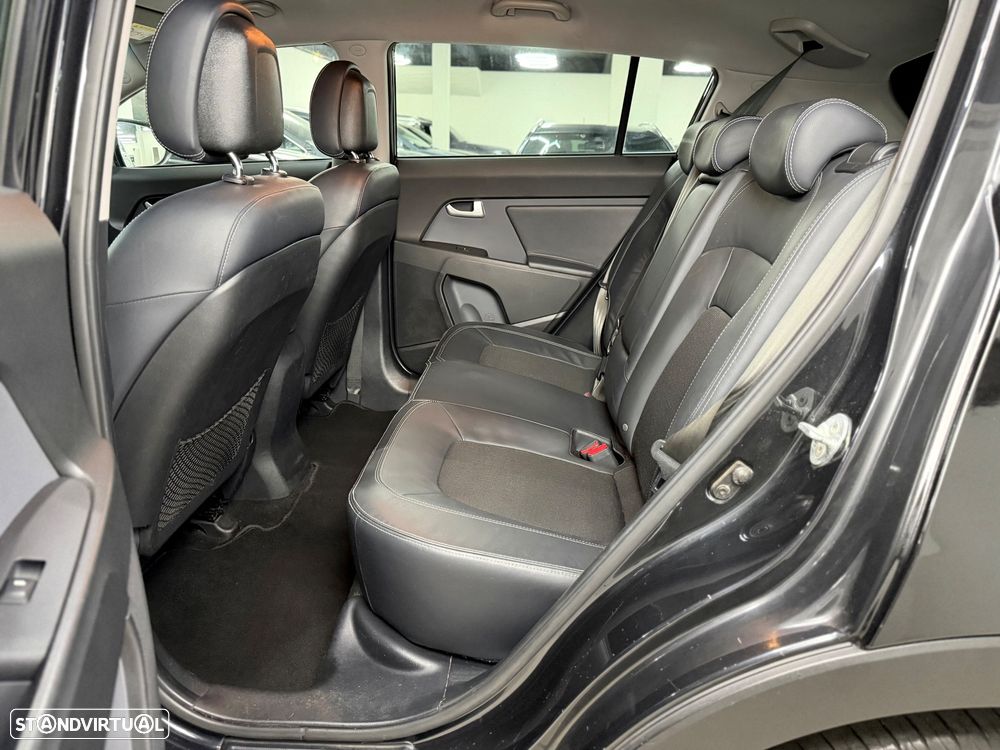 Kia Sportage 1.7 CRDi ISG LX - 21