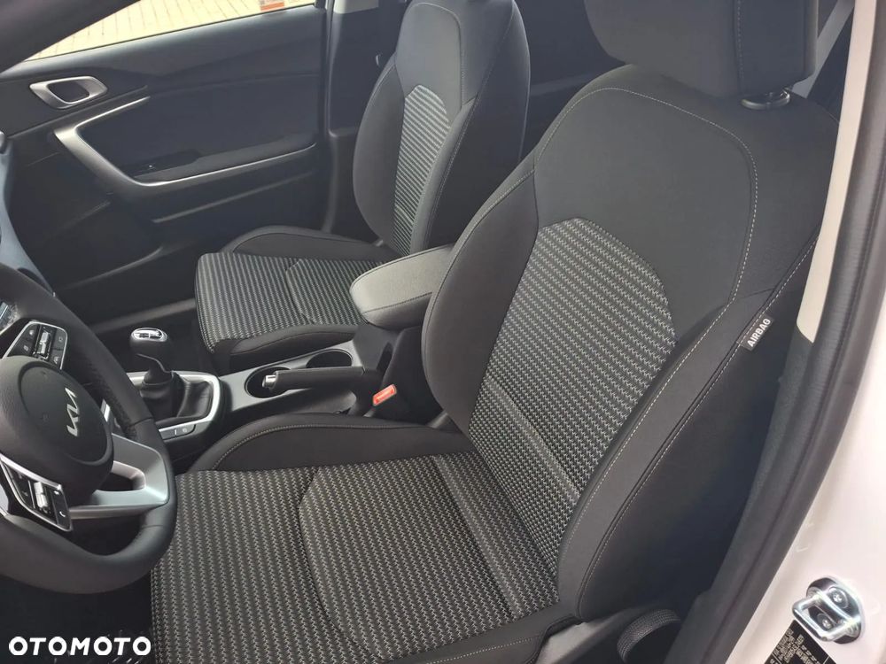 Kia Ceed 1.5 T-GDI M - 10