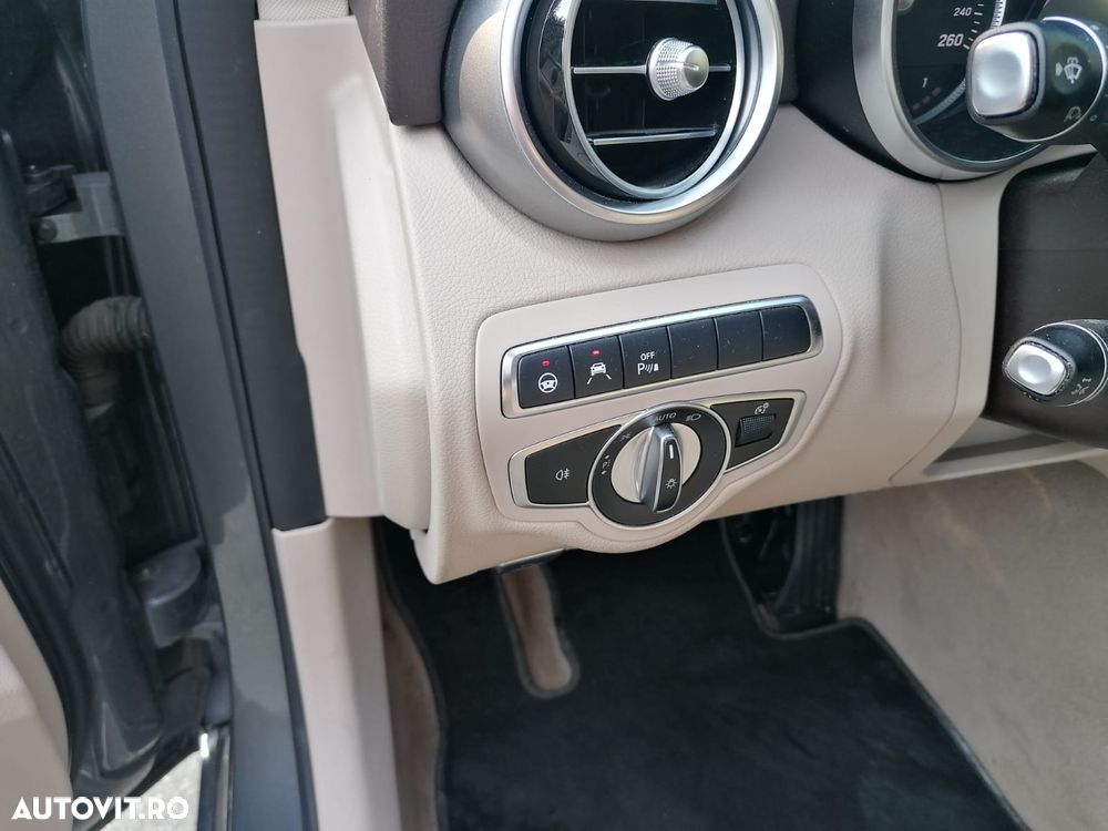 Mercedes-Benz C 220 d 4Matic 9G-TRONIC Exclusive - 23