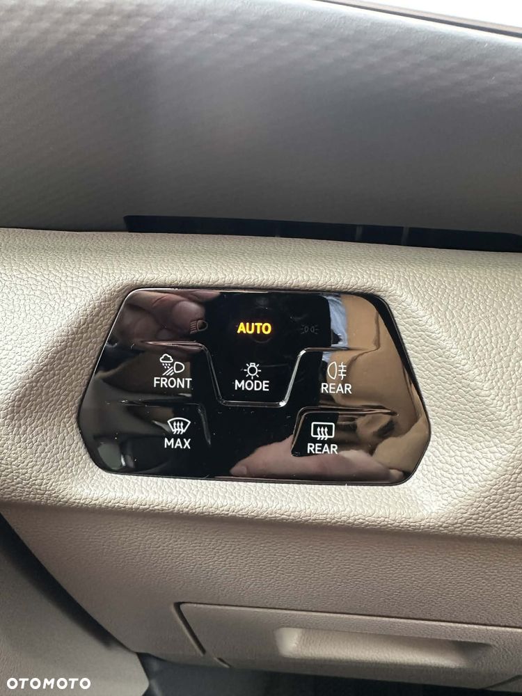 Volkswagen Multivan 2.0 TDI L2 Edition DSG - 24