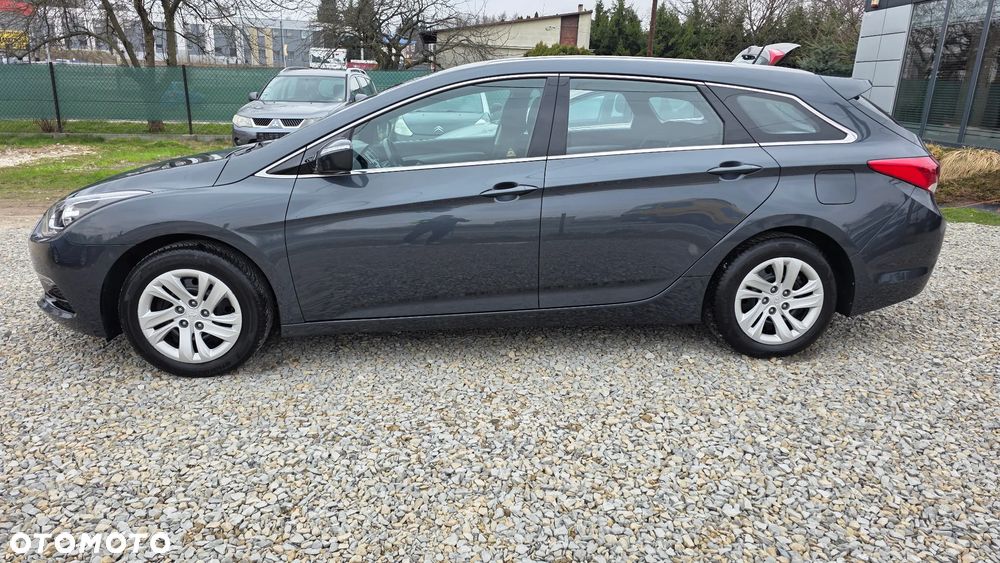 Hyundai i40 Kombi blue 1.6 Family - 3