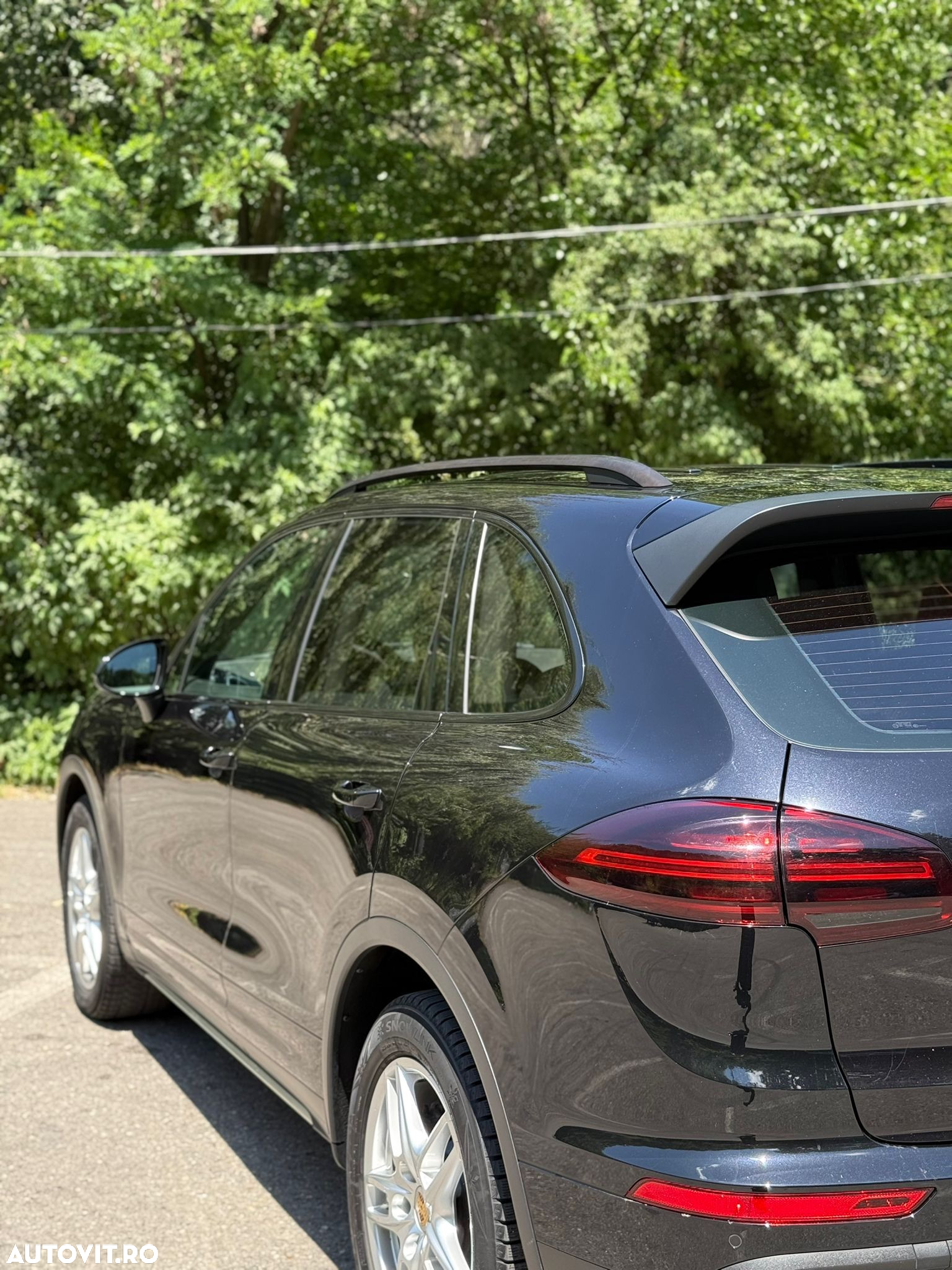 Porsche Cayenne 3.0 L - 4