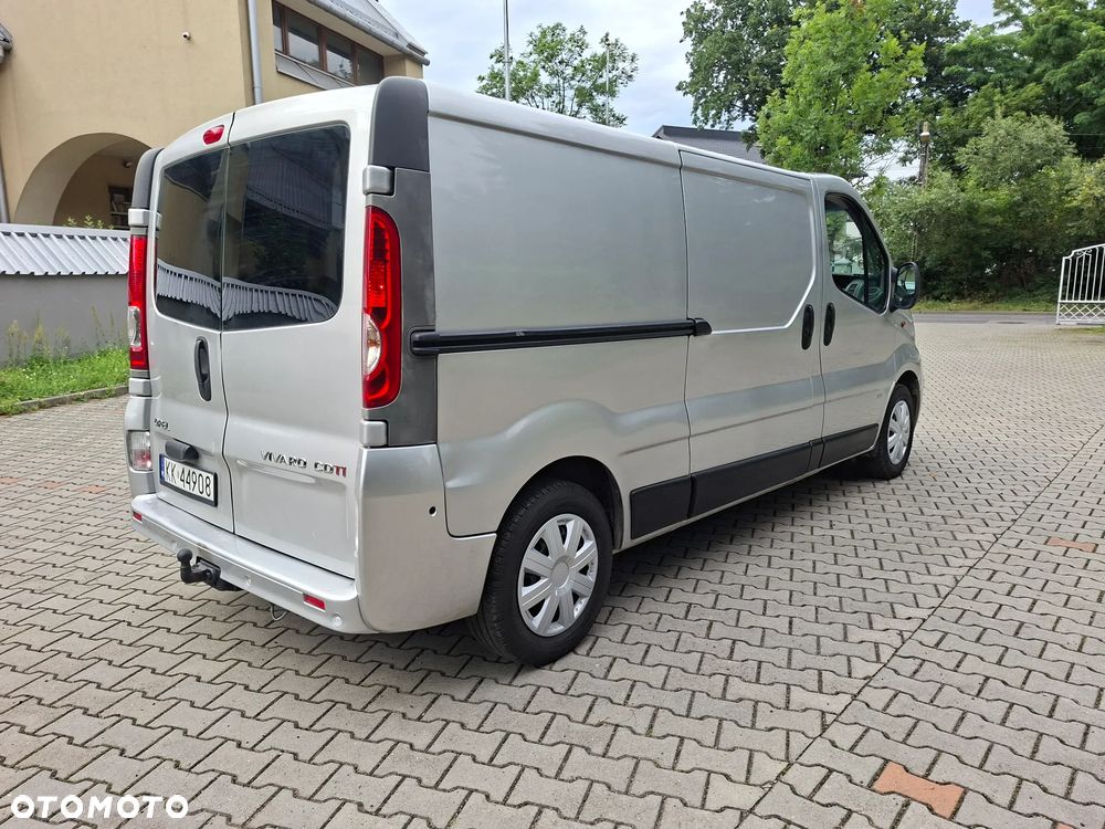 Opel Vivaro - 11