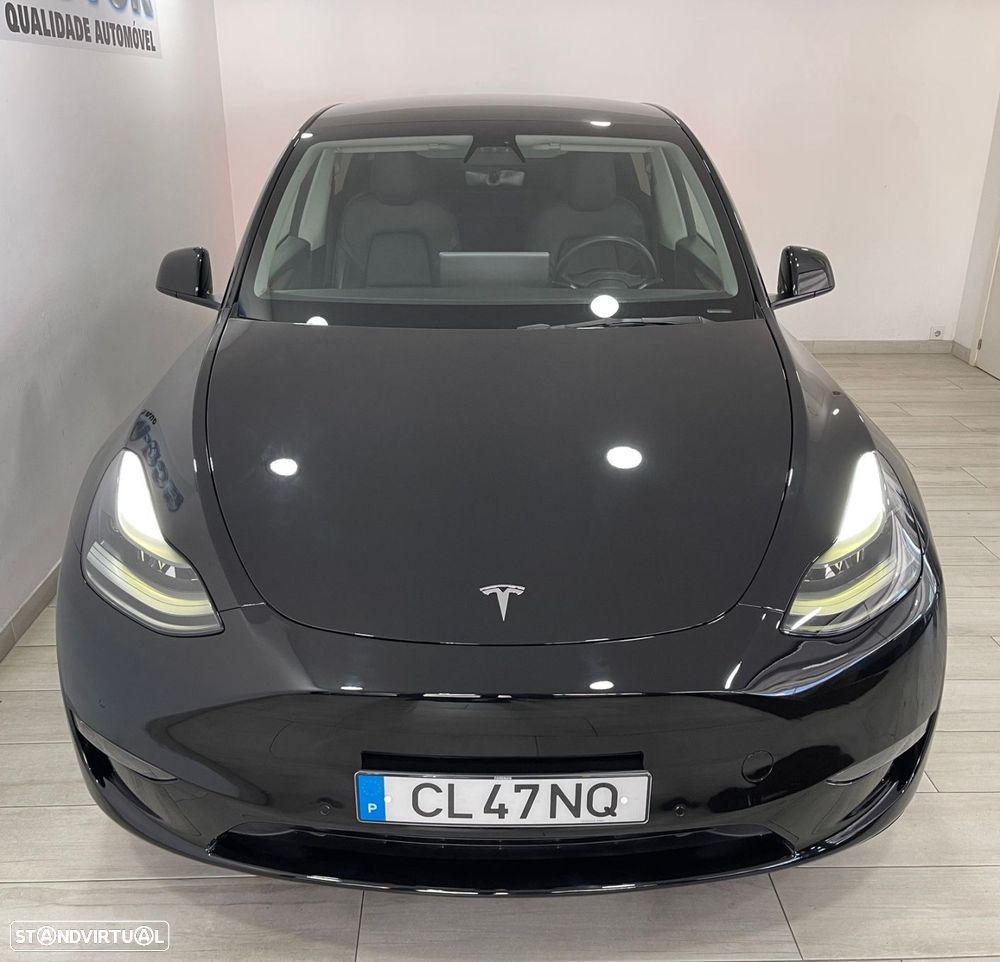 Tesla Model Y Performance Dual Motor AWD - 11
