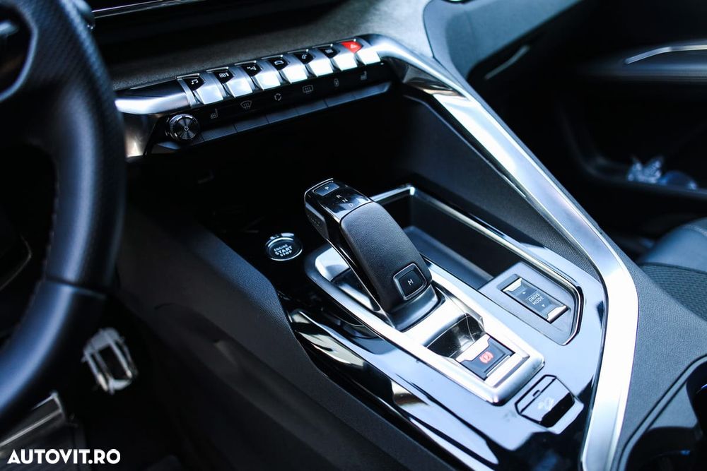 Peugeot 3008 1.2 PureTech 130 EAT8 GT - 16